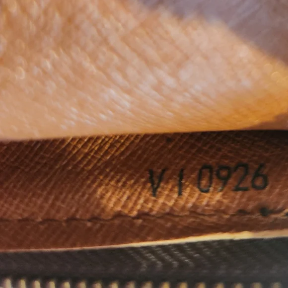 COA! Louis Vuitton Babylone Tote Bag. Stunning LV At A Great Price! - Picture 14 of 16